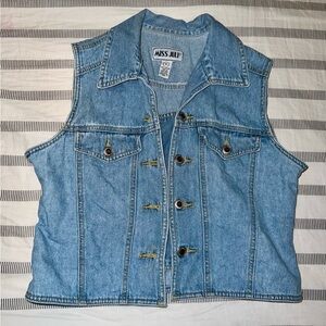 Miss Juli Light wash denim vest